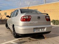 Usado Seat Cordoba Stella 68 CV (50 kW) 2001 Gris / plata Berlina