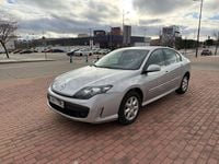 Usado Renault Laguna III Dynamique 140 CV (102 kW) 2010 Gris / plata Berlina