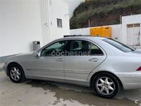 Usado Mercedes C220 Classic 143 HP (105 kW) 2002 Cinzento Sedan