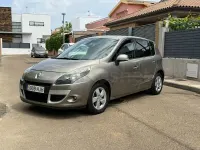 Usado Renault Scénic III Dynamique 105 CV (77 kW) 2009 Beige Monovolumen