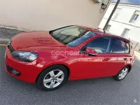 Usado VW Golf VII Advance 105 CV (77 kW) 2012 Rojo Berlina
