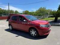 Usado Dacia Sandero Ambiance 75 CV (55 kW) 2014 Rojo Berlina
