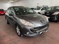 Usado Peugeot 206 75 CV (55 kW) 2010 Gris / plata Berlina
