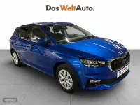 Usado Skoda Fabia Selection 95 CV (69 kW) 2024 Azul Utilitario