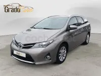 Usado Toyota Auris Active 124 CV (91 kW) 2014 Beige Familiar