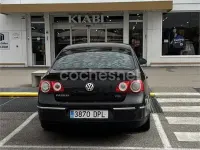 Usado VW Passat Sportline 150 CV (110 kW) 2005 Marrón Berlina