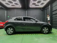Usado Kia Ceed 90 CV (66 kW) 2010 Gris / plata Utilitario