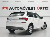 Usado Skoda Kamiq Ambition 110 CV (80 kW) 2021 Blanco SUV
