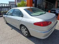 Usado Peugeot 607 204 CV (150 kW) 2008 Gris / plata Berlina