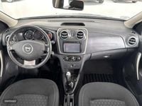 Usado Dacia Logan Lauréate 90 CV (66 kW) 2015 Plateado Berlina