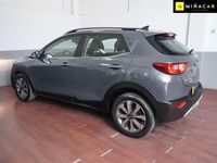 Usado Kia Stonic 101 CV (74 kW) 2021 Gris SUV