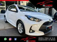 Usado Toyota Yaris Hybrid Business Edition 116 CV (85 kW) 2021 Blanco Berlina