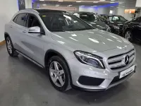 Usado Mercedes GLA220 AMG line 177 CV (130 kW) 2016 Plateado SUV