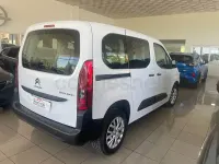 Usado Citroën Berlingo Feel 102 CV (75 kW) 2024 Blanco Monovolumen