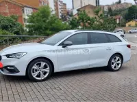 Usado Seat Leon FR 110 CV (80 kW) 2024 Blanco Familiar