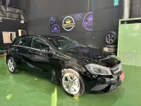 Usado Mercedes A180 Urban 109 CV (80 kW) 2013 Negro Utilitario