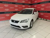 Usado Seat Leon Style 134 CV (98 kW) 2018 Blanco Berlina