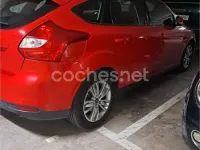 Usado Ford Focus Trend 125 CV (91 kW) 2012 Rojo Berlina