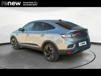 Usado Renault Arkana Esprit Alpine 145 CV (106 kW) 2025 Gris / plata SUV