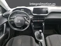 Usado Peugeot 2008 Active 110 CV (80 kW) 2021 Gris SUV