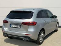 Usado Mercedes B180 136 CV (100 kW) 2019 Gris / plata Monovolumen