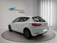 Usado Seat Leon ST Style 131 CV (96 kW) 2018 Blanco Familiar