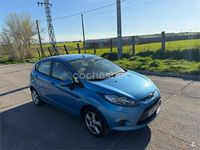 Usado Ford Fiesta Trend 82 CV (60 kW) 2010 Azul Utilitario