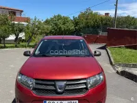 Usado Dacia Sandero Ambiance 75 CV (55 kW) 2014 Rojo Berlina