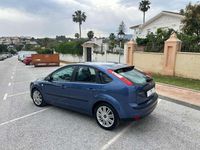 Usado Ford Focus Ghia 109 CV (80 kW) 2006 Azul Utilitario