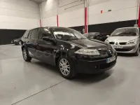 Usado Renault Mégane GrandTour Dynamique 105 CV (77 kW) 2008 Negro Familiar