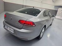 Usado VW Passat Advance 150 CV (110 kW) 2017 Gris / plata Berlina