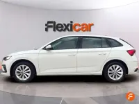 Usado Skoda Scala Essence 95 CV (69 kW) 2024 Blanco Utilitario