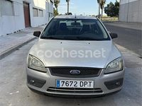 Usado Ford Focus Sport 109 CV (80 kW) 2005 Gris / plata Berlina