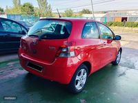 Usado Toyota Yaris 69 CV (50 kW) 2010 Rojo Berlina