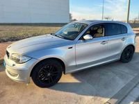 Usado BMW 118 150 CV (110 kW) 2008 Gris Utilitario