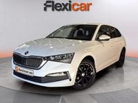 Usado Skoda Scala Ambition 110 CV (80 kW) 2021 Blanco Utilitario