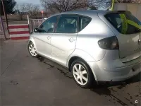Usado Seat Altea Sport 105 CV (77 kW) 2005 Gris / plata Monovolumen
