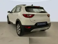 Usado Kia Stonic 100 CV (73 kW) 2025 Blanco SUV