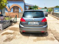 Usado Kia Venga 90 CV (66 kW) 2011 Gris / plata Utilitario
