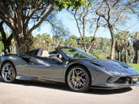 Usado Ferrari F8 721 CV (530 kW) 2021 Gris Descapotable