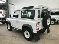 Usado Land Rover Defender SE 122 CV (89 kW) 2014 Blanco SUV