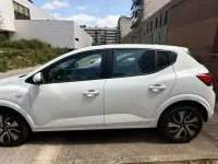 Usado Dacia Sandero Expression 101 CV (74 kW) 2025 Blanco Utilitario