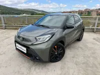Usado Toyota Aygo X X-play 72 CV (52 kW) 2022 Gris SUV