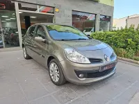 Usado Renault Clio II 100 CV (73 kW) 2009 Marrón Berlina