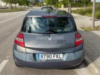 Usado Renault Mégane Dynamique 105 CV (77 kW) 2007 Gris / plata Berlina