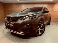 Usado Peugeot 5008 Allure 130 CV (95 kW) 2020 Gris / plata SUV