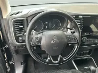 Usado Mitsubishi Outlander Motion 150 CV (110 kW) 2019 Negro SUV