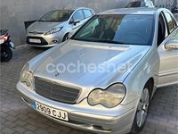 Usado Mercedes C220 Classic 125 CV (91 kW) 2001 Gris / plata Familiar