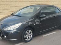 Usado Peugeot 307 CC 110 CV (80 kW) 2007 Verde Descapotable