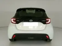Begagnad Toyota Yaris Hybrid Active 116 HK (85 kW) 2022 Vit Halvkombi